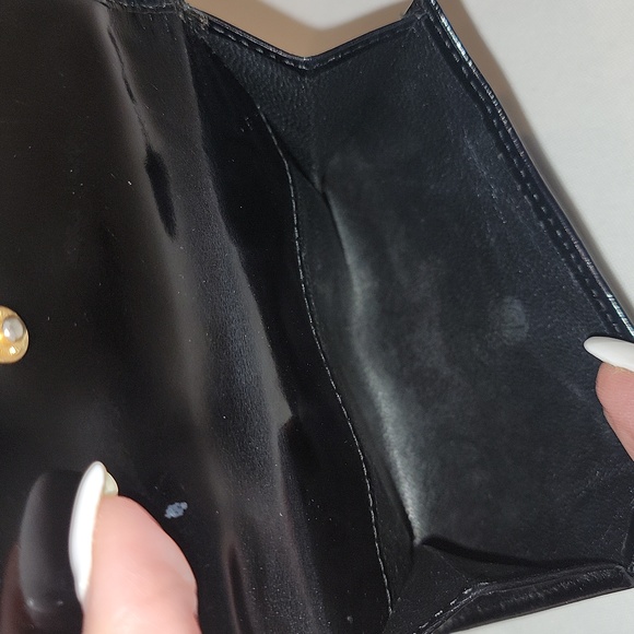 Authentic Gucci patent wallet - Picture 7 of 12